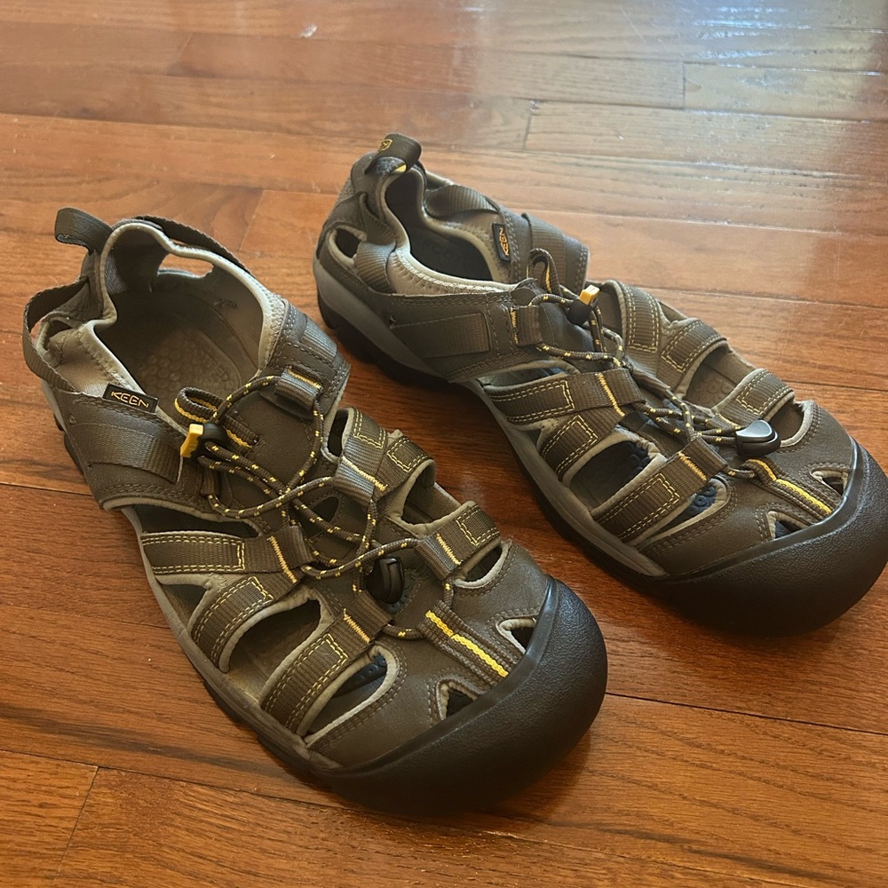 KEEN Targhee III Men Waterproof Iconic Hiker Summer Sandal Sz 11.5 Like